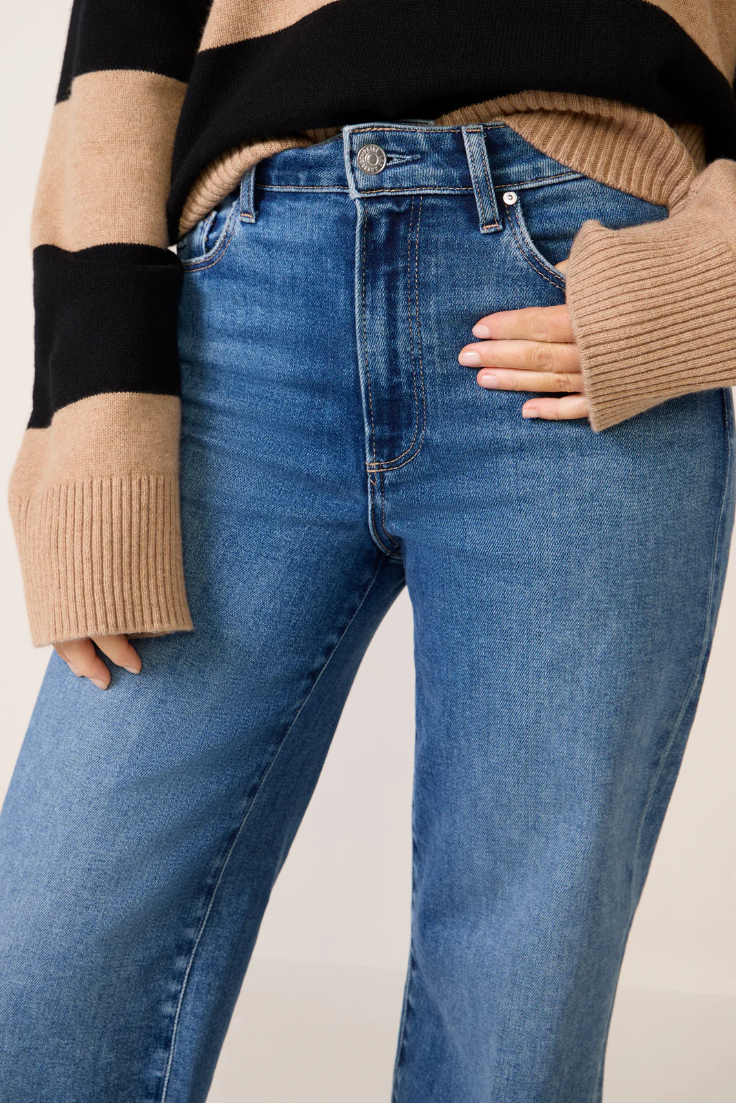 Anessa 31` w Raw Hem Wide Leg Jean - Image 2
