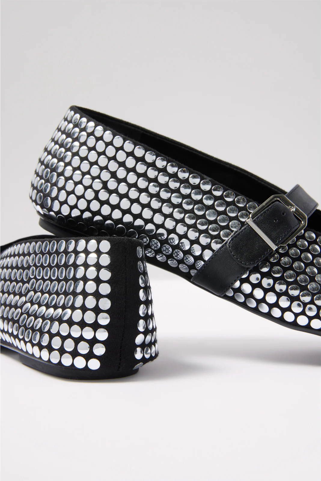 Eliza Stud Flat - Image 3