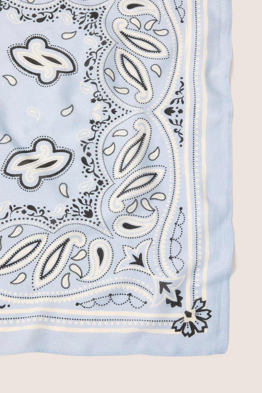 Ellie Paisley Bandana - Image 3