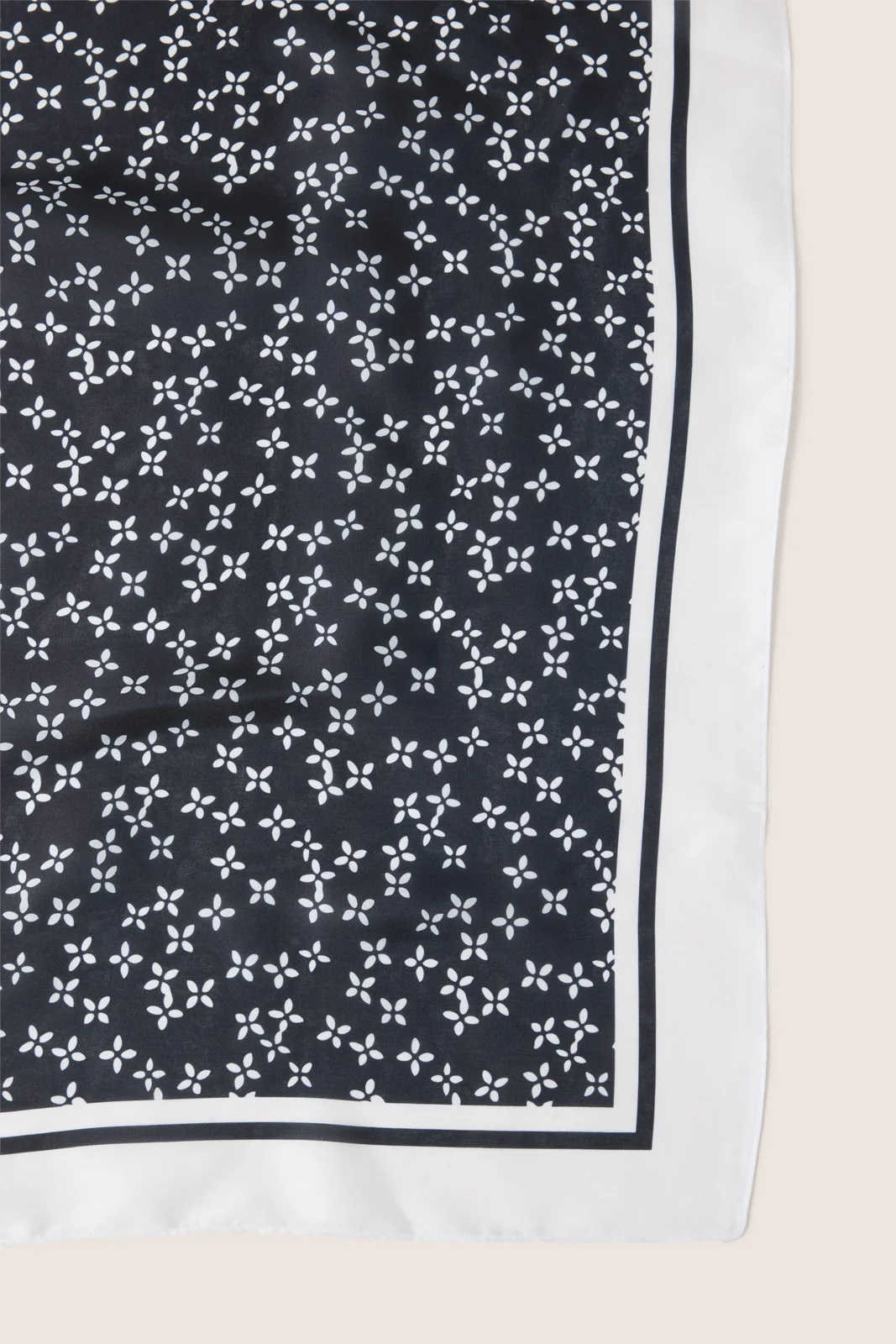 Emelia Floral Bandana - Image 2