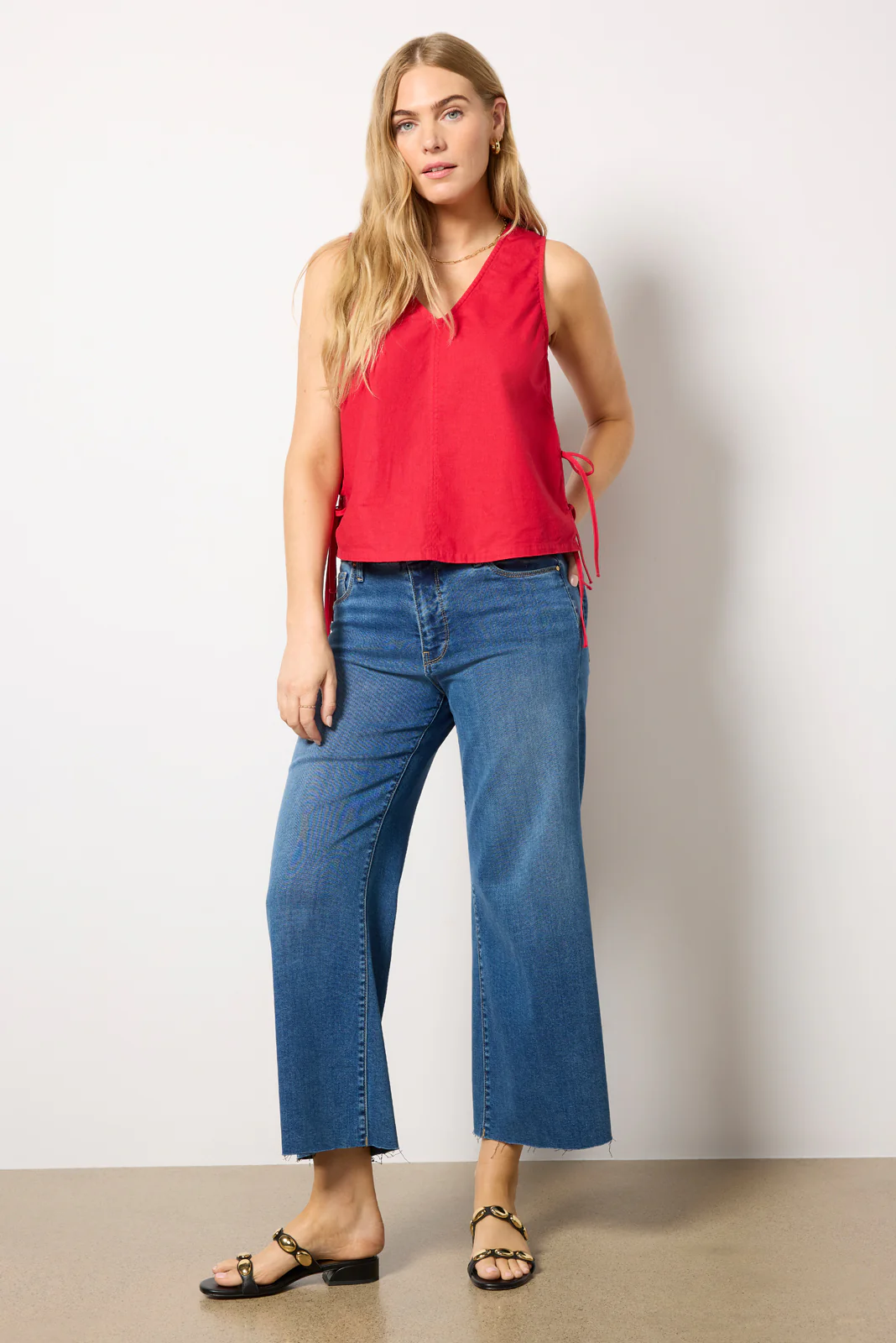 Gio Little Linen V Neck - Image 3