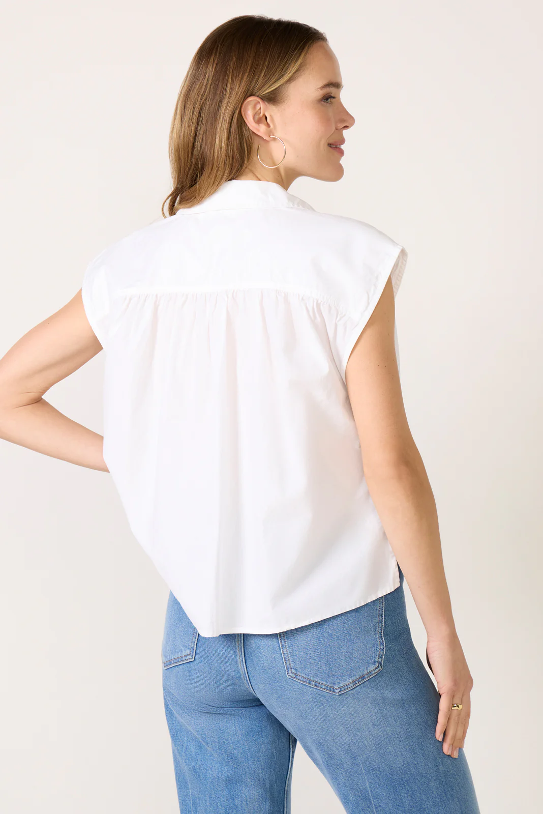 Jody Sleeveless Shirt - Image 4