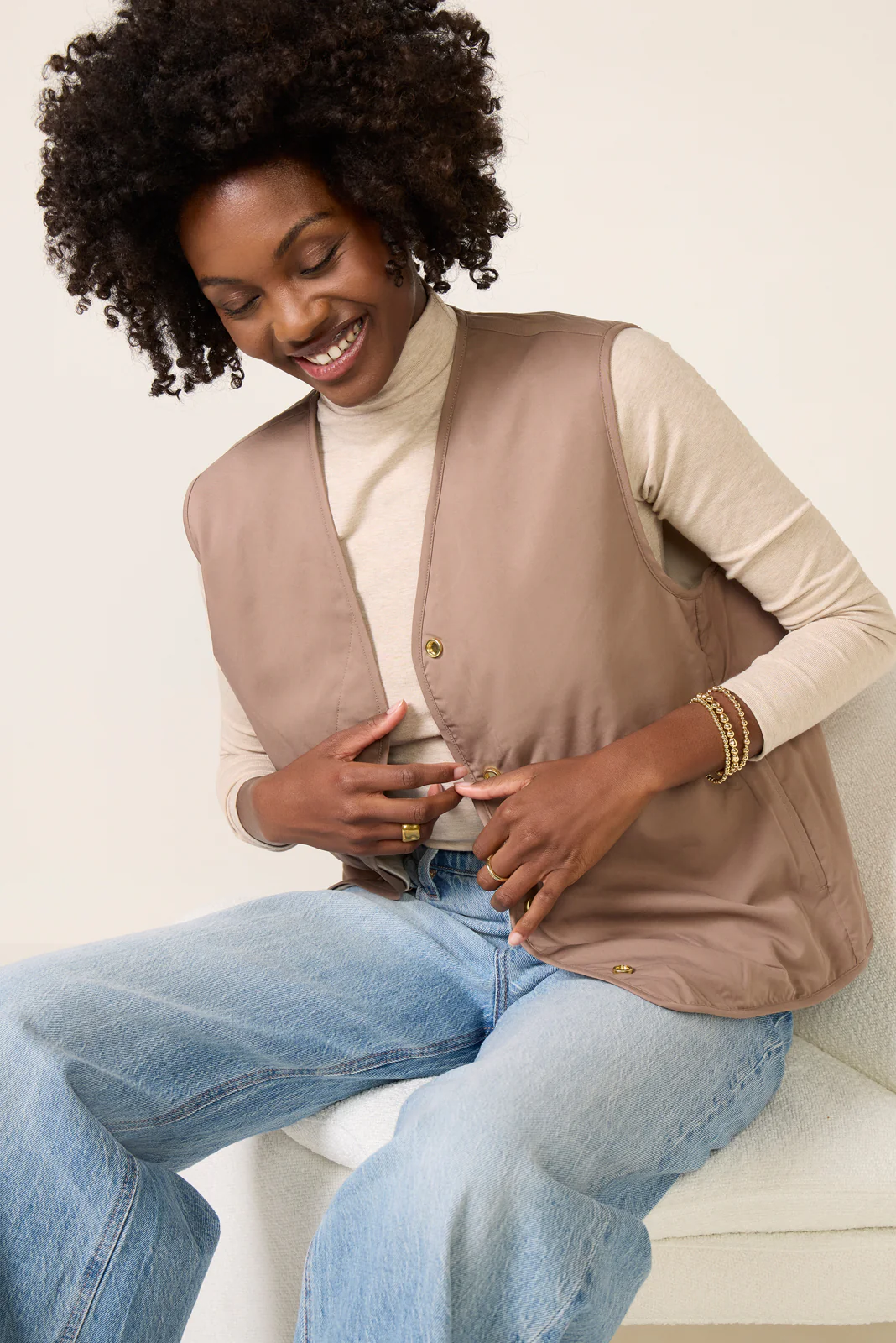 Lori Reversible Gilet - Image 5