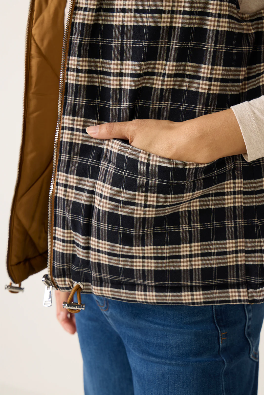 Miya Reversible Gilet - Image 3