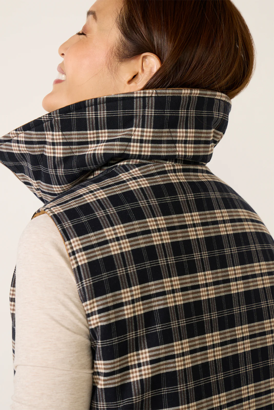Miya Reversible Gilet - Image 5