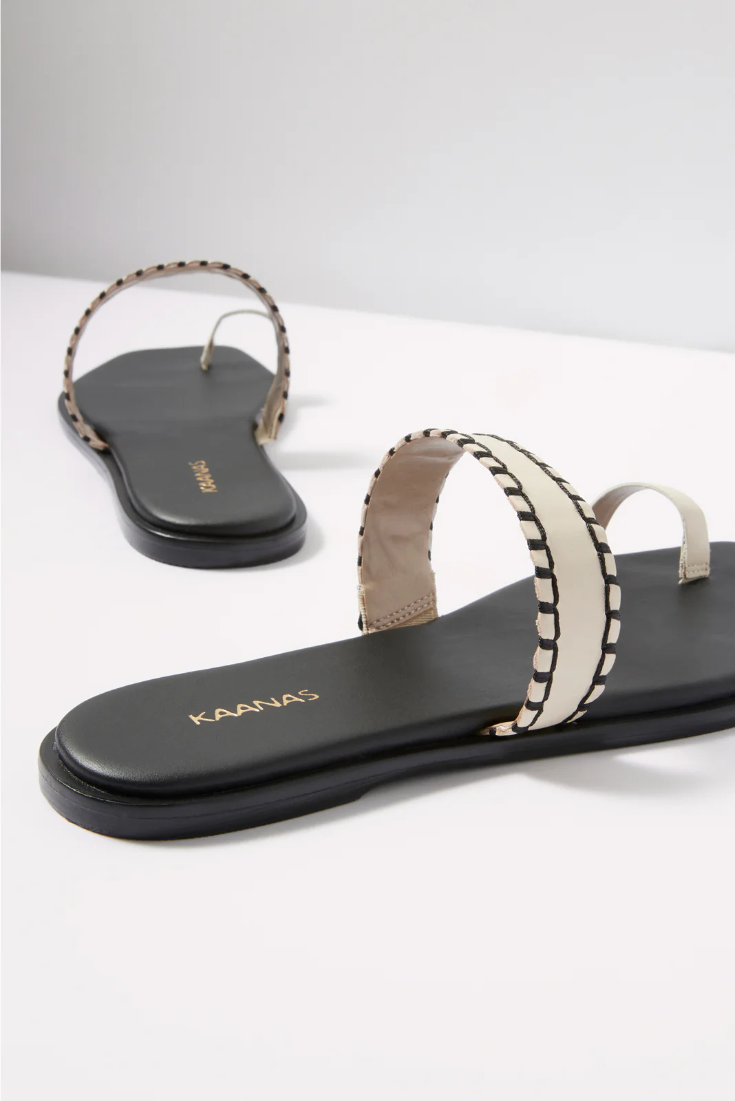 Pirita Toe Ring Sandal - Image 3