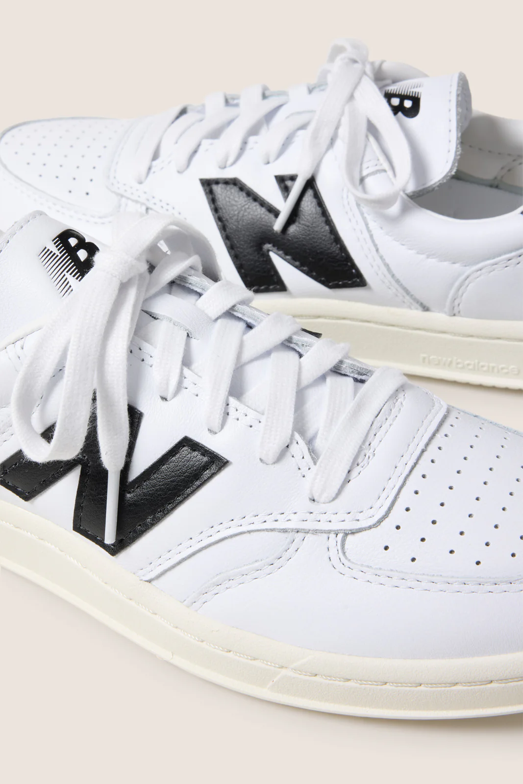 T500 Sneaker - Image 2